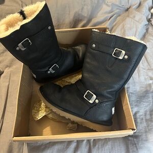 Leather UGG boots size 5 big kids